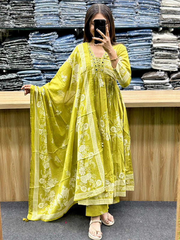 Green Floral Printed Flared Cotton Kurti Pant & Dupatta