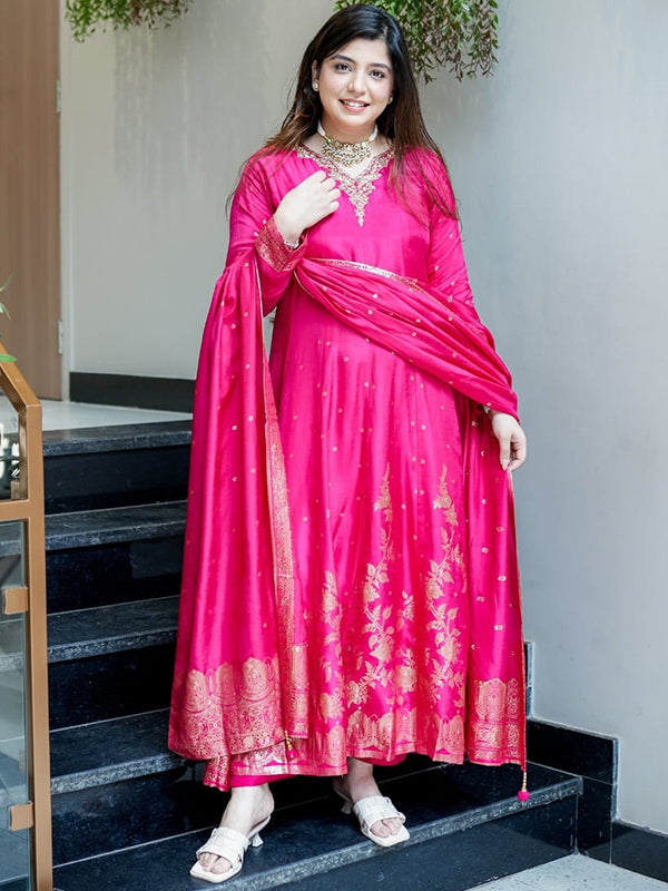 Pink Handwork Neck Maslin Banarasi Zari Weaving Kurti Pant With Dupatta