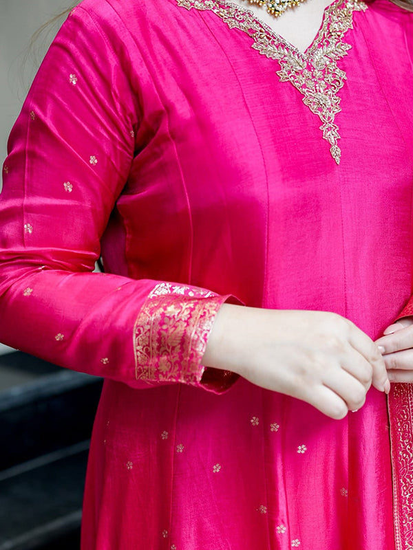 Pink Handwork Neck Maslin Banarasi Zari Weaving Kurti Pant With Dupatta
