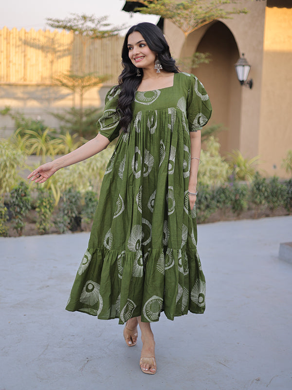 Green Square Neck Printed Cotton Flared Kurti