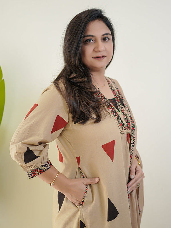 Beige Kalamkari Print Cotton Kurti Pant & Dupatta
