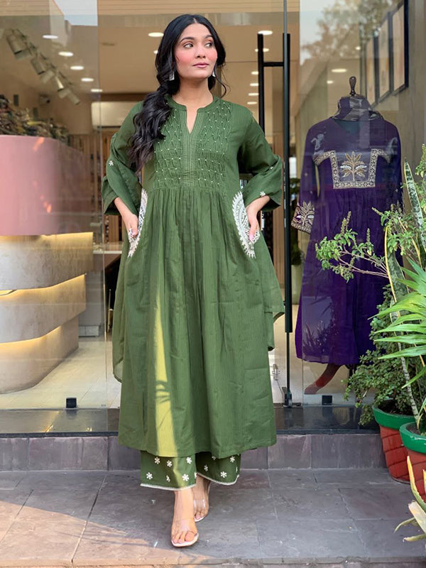 Green Hand Buti Work Neck Kurti Pant With Dupatta