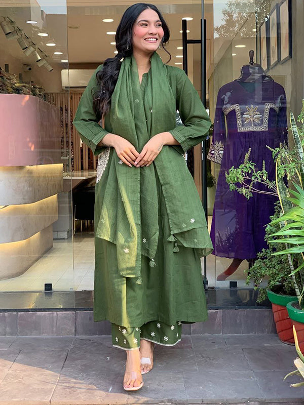 Green Hand Buti Work Neck Kurti Pant With Dupatta