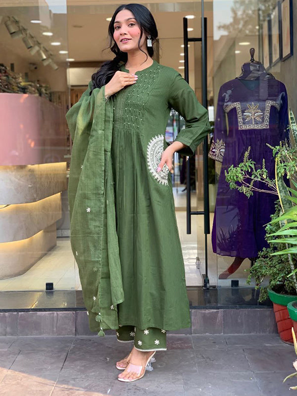 Green Hand Buti Work Neck Kurti Pant With Dupatta