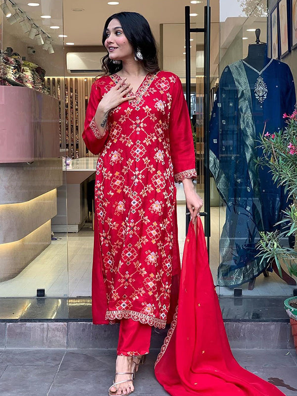 Red Viscose Printed Kurti With Pant & Dupatta Set